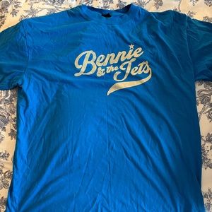 Graphic tee